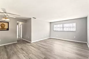 460 Base Ave E, Venice, FL 34285 - Photo 3