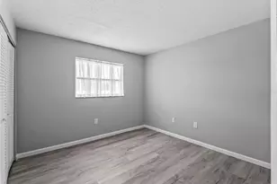 460 Base Ave E, Venice, FL 34285 - Photo 11