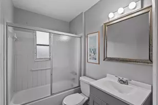 460 Base Ave E, Venice, FL 34285 - Photo 21