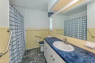 12 Gulf Manor Dr, Venice, FL 34285 - Photo 17