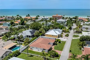 12 Gulf Manor Dr, Venice, FL 34285 - Photo 3