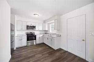 3012 Clay Cir, Sarasota, FL 34234 - Photo 3