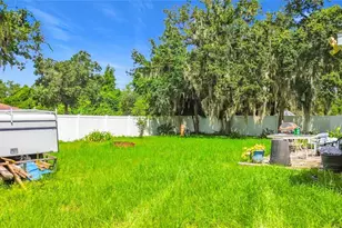 215 Oak Cir, Ocala, FL 34472 - Photo 9