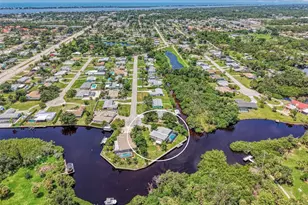 490 Creek Ln Dr, Englewood, FL 34223 - Photo 3