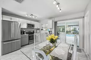 4562 Baroda Ave, North Port, FL 34287 - Photo 9