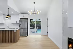 6909 9th Ct E, Sarasota, FL 34243 - Photo 13