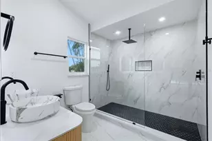 6909 9th Ct E, Sarasota, FL 34243 - Photo 23
