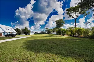 916 Bayshore Dr, Englewood, FL 34223 - Photo 85
