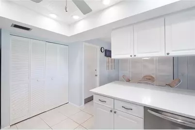 883 Shamrock Boulevard #9, Venice, FL 34293 - Photo 5