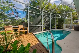 832 Tartan Dr, Venice, FL 34293 - Photo 5