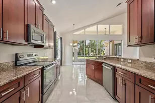 324 Langholm Dr, Venice, FL 34293 - Photo 3