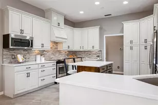 434 Tremingham Way, Venice, FL 34293 - Photo 13