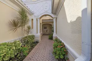 703 Triano Cir, Venice, FL 34292 - Photo 1
