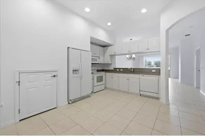 703 Triano Circle #703, Venice, FL 34292 - Photo 5