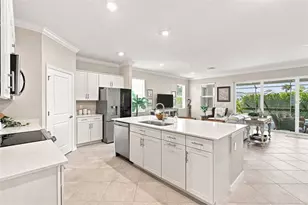11390 Burgundy Dr, Venice, FL 34293 - Photo 9