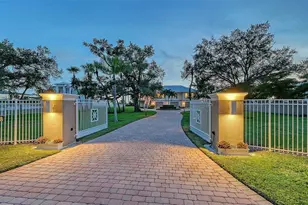 1115 Bayshore Dr, Englewood, FL 34223 - Photo 9
