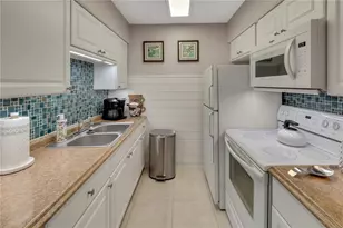 612 Guild Dr, Venice, FL 34285 - Photo 9