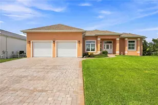 200 Montana Ave, Nokomis, FL 34275 - Photo 1