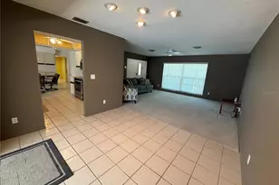 386 Pineview Dr, Venice, FL 34293 - Photo 9
