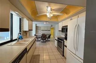 386 Pineview Dr, Venice, FL 34293 - Photo 17