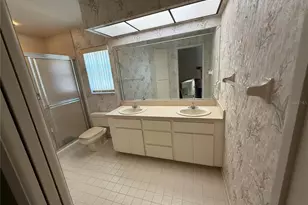 386 Pineview Dr, Venice, FL 34293 - Photo 15
