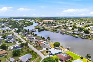 814 Ellicott Cir NW, Port Charlotte, FL 33952 - Photo 3