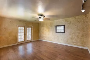 8709 El Portal Dr, Tampa, FL 33604 - Photo 27