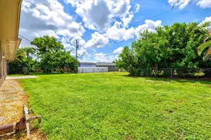 1317 Fir Ave, Venice, FL 34285 - Photo 51