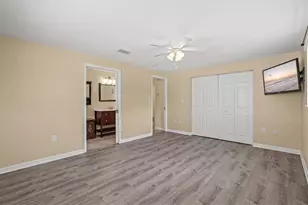 1317 Fir Ave, Venice, FL 34285 - Photo 21
