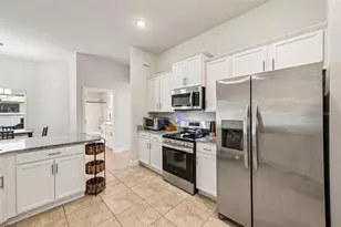 2718 N Chamberlain Blvd, North Port, FL 34286 - Photo 9