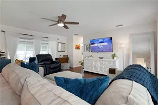 2828 Gulf Gate Dr, Sarasota, FL 34231 - Photo 13
