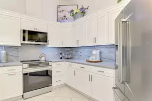 530 Lake of the Woods Dr, Venice, FL 34293 - Photo 13