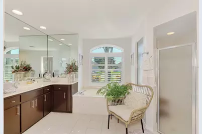 530 Lake Of The Woods Drive, Venice, FL 34293 - Photo 21