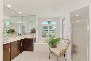 530 Lake of the Woods Dr, Venice, FL 34293 - Photo 21