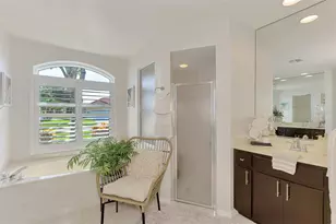 530 Lake of the Woods Dr, Venice, FL 34293 - Photo 23
