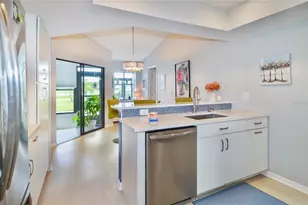 3286 Meadow Run Cir, Venice, FL 34293 - Photo 17