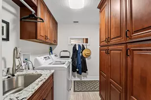 972 E Gondola Dr, Venice, FL 34293 - Photo 49