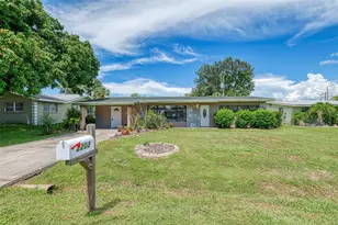 2203 La Salle St, Sarasota, FL 34231 - Photo 3