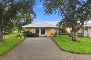 311 Pembroke Ln N, Venice, FL 34293 - Photo 35