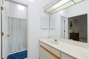 311 Pembroke Ln N, Venice, FL 34293 - Photo 27