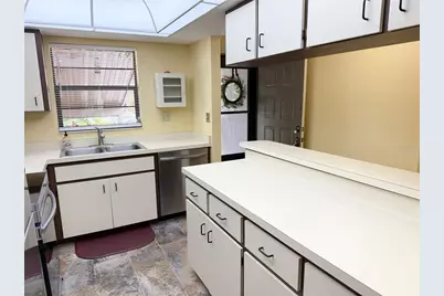 937 Capri Isles Boulevard #56, Venice, FL 34292 - Photo 5