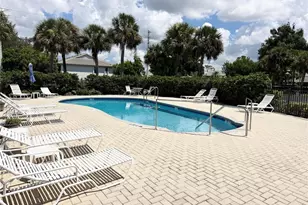 937 Capri Isles Blvd, Venice, FL 34292 - Photo 23
