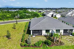 18911 Dayspring Pl, Venice, FL 34293 - Photo 3