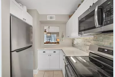 116 Vista Hermosa Circle #108C, Sarasota, FL 34242 - Photo 9