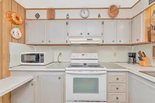 216 Outer Dr E, Venice, FL 34285 - Photo 17
