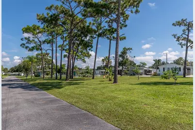 216 Outer Drive E, Venice, FL 34285 - Photo 39