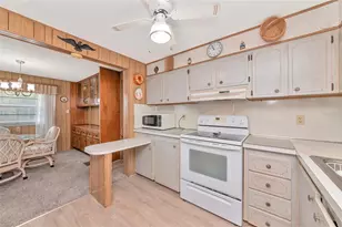 216 Outer Dr E, Venice, FL 34285 - Photo 5