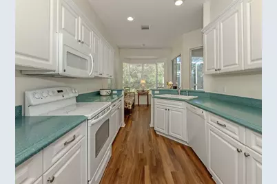 554 Fallbrook Drive, Venice, FL 34292 - Photo 11