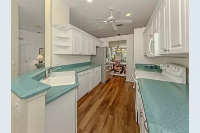 554 Fallbrook Drive, Venice, FL 34292 - Photo 13