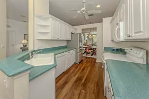 554 Fallbrook Dr, Venice, FL 34292 - Photo 13